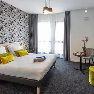 4* Apart-hotel Nemea Arenas Aeroport