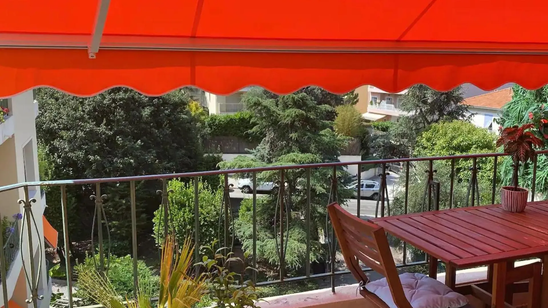 Beautiful T2 With Balcony Near Downtown Apartment Nice