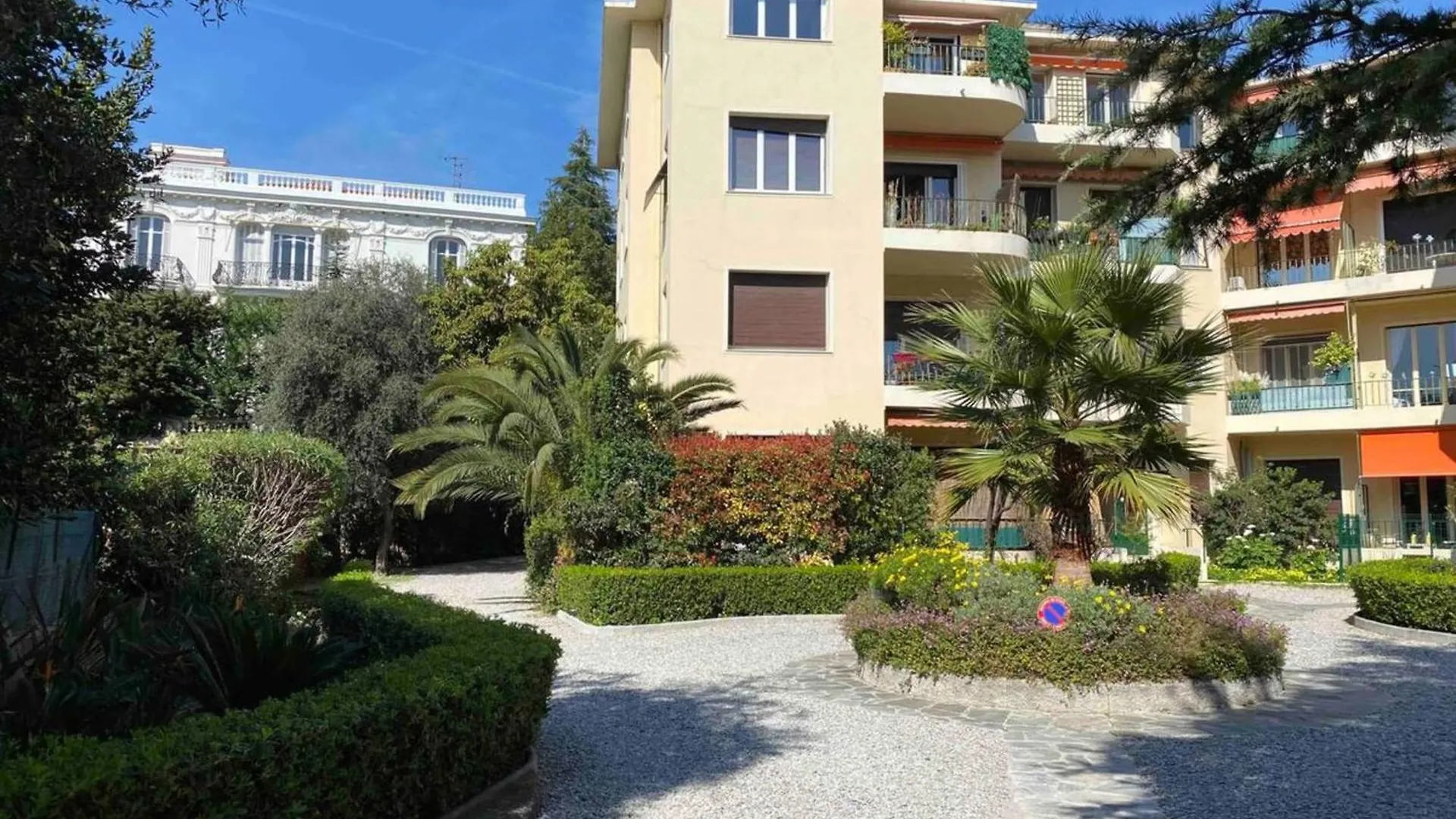 Beautiful T2 With Balcony Near Downtown Apartment Nice France
