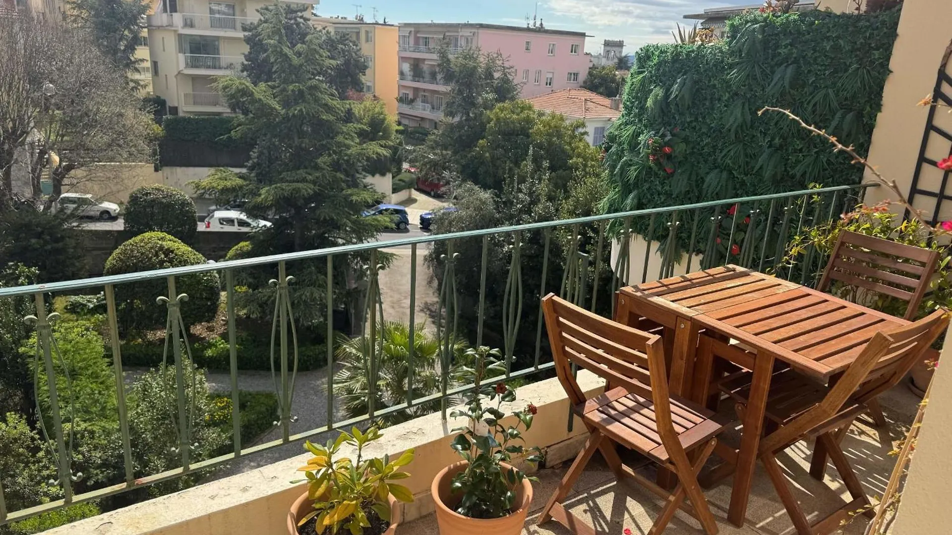 Beautiful T2 With Balcony Near Downtown Apartment Nice France