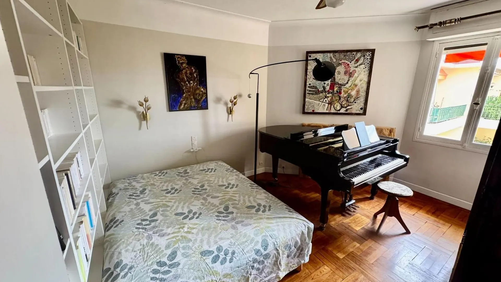 Beautiful T2 With Balcony Near Downtown Apartment Nice 0*,